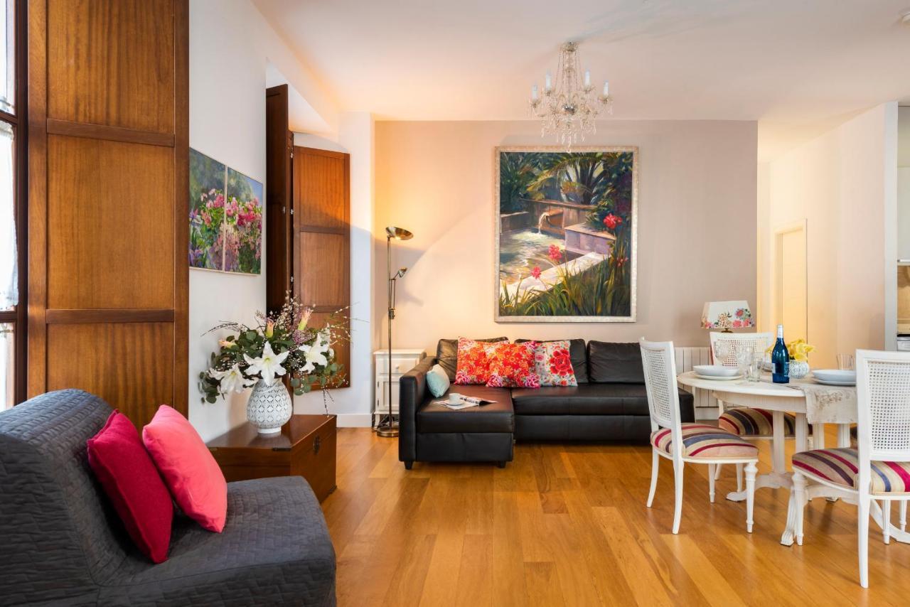 Cathedral Apartment, First Floor Siviglia Esterno foto