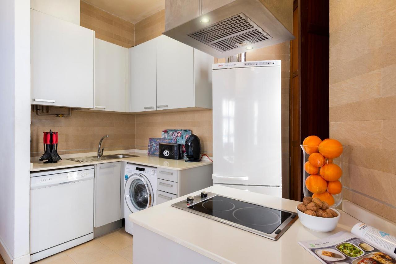 Cathedral Apartment, First Floor Siviglia Esterno foto