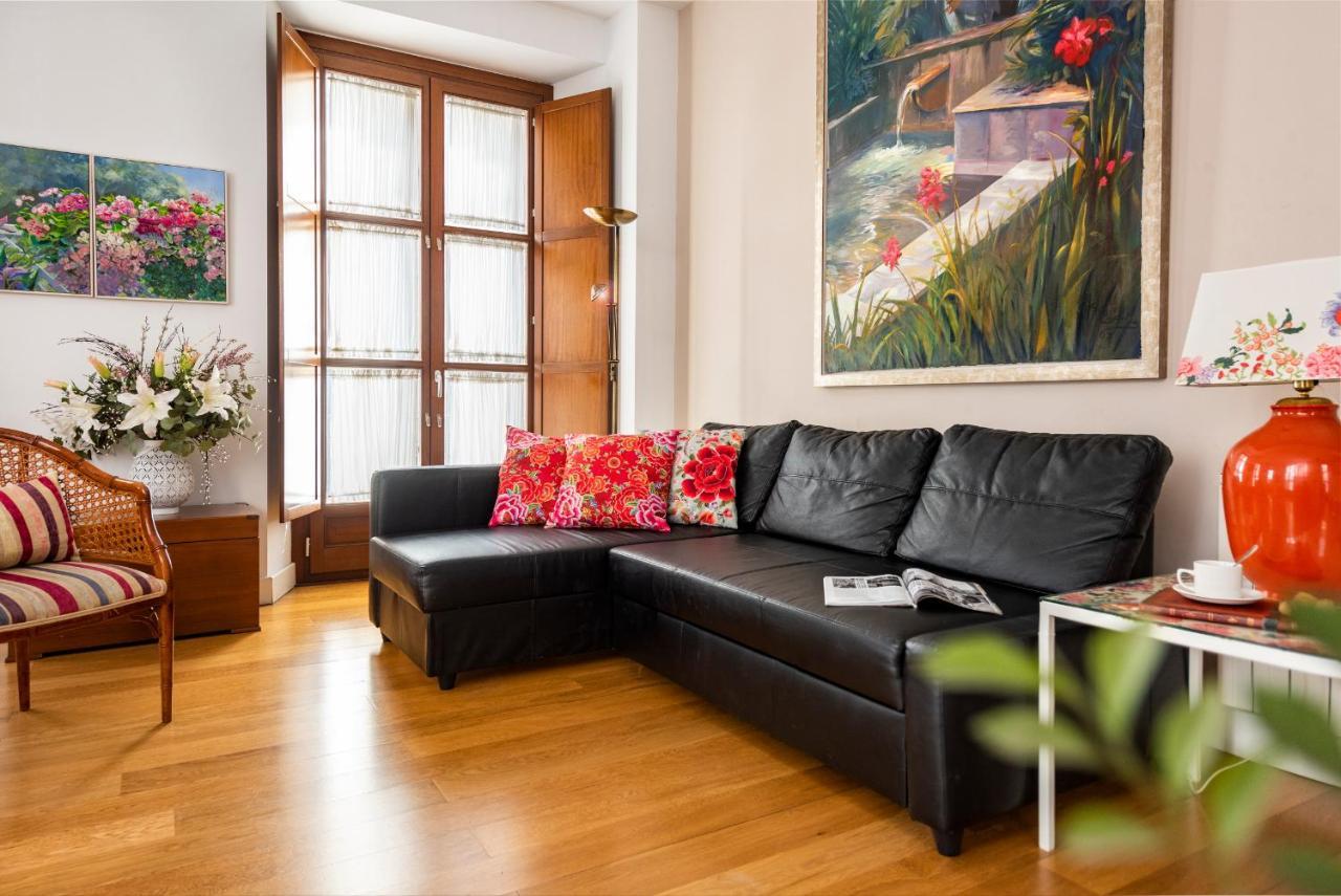 Cathedral Apartment, First Floor Siviglia Esterno foto
